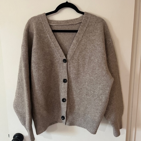 Stylish Beige Cardigan with Black Buttons - Picture 2 of 5